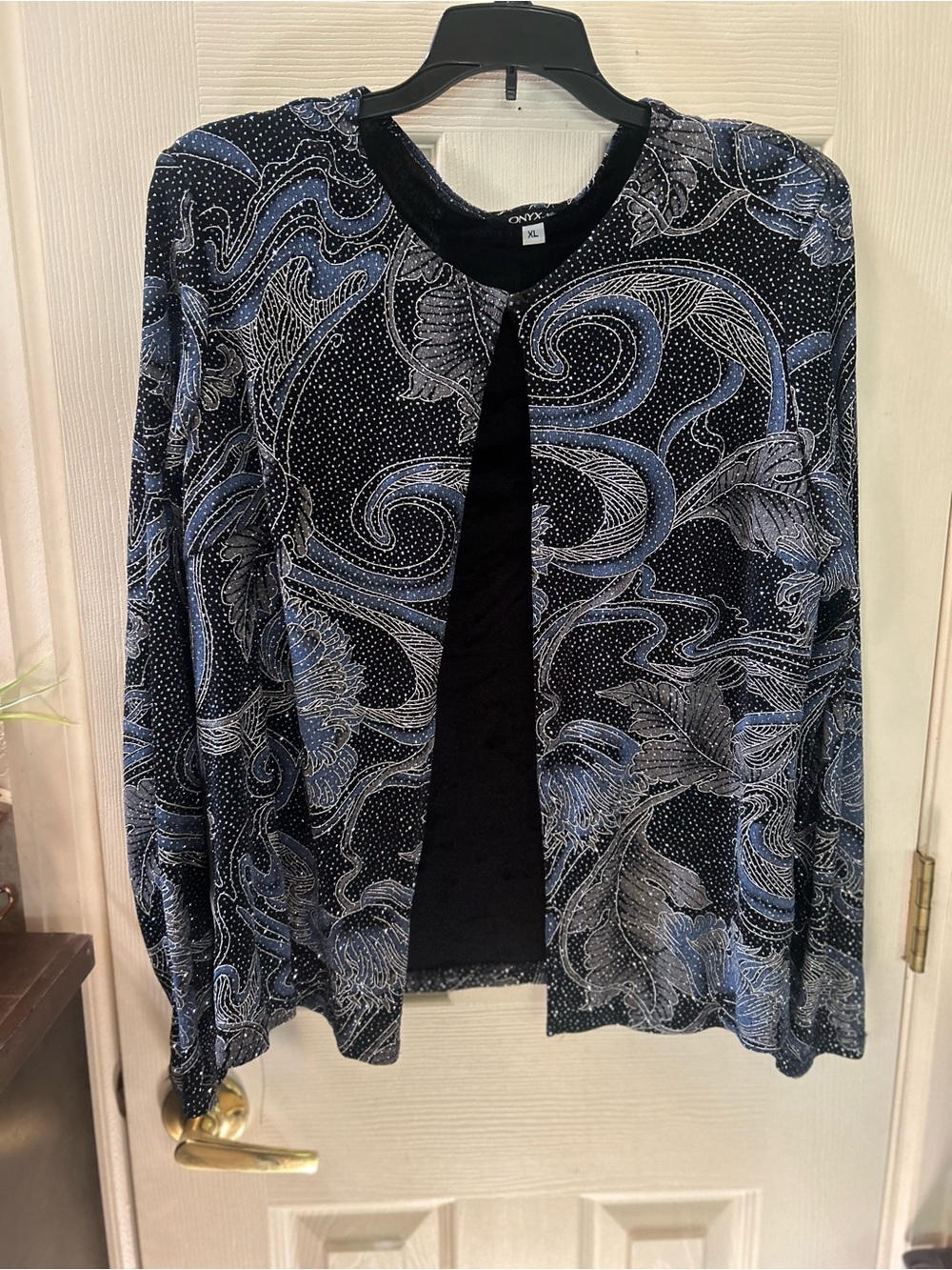 Onyx Black & Navy Open-Front Swirl Pattern Cardigan size XL.